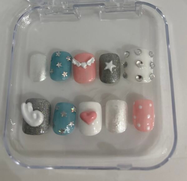 cute short nails